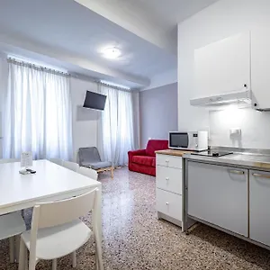 Yid Agnolo Three Bedroom In Appartamento